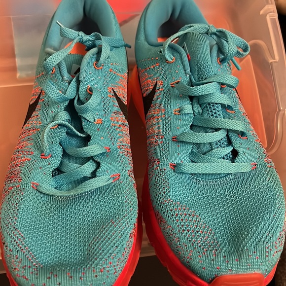 Nike - Picture 2 of 2